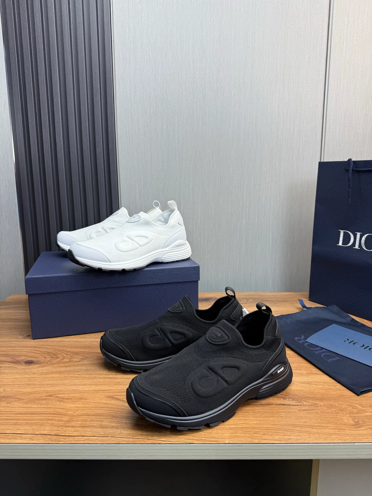 Men's shoes 💰580💰 Dior Dior B30 latest hot model shipped, original 1:1 manufacturing ▪️ Fabric: Original custom fly woven ▪️ Lining: Imported breathable mesh ▪️ Sole: Original molded non-slip outsole ▪️ Size: 38-45 (custom-made 45 non-returnable)